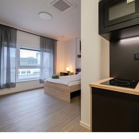 Jade & Jabo - Sehr Schoene Zimmer & Apartements Zum Wohlfuehlen Tageweise & Wochenweise Buchbar Neuss Exterior foto