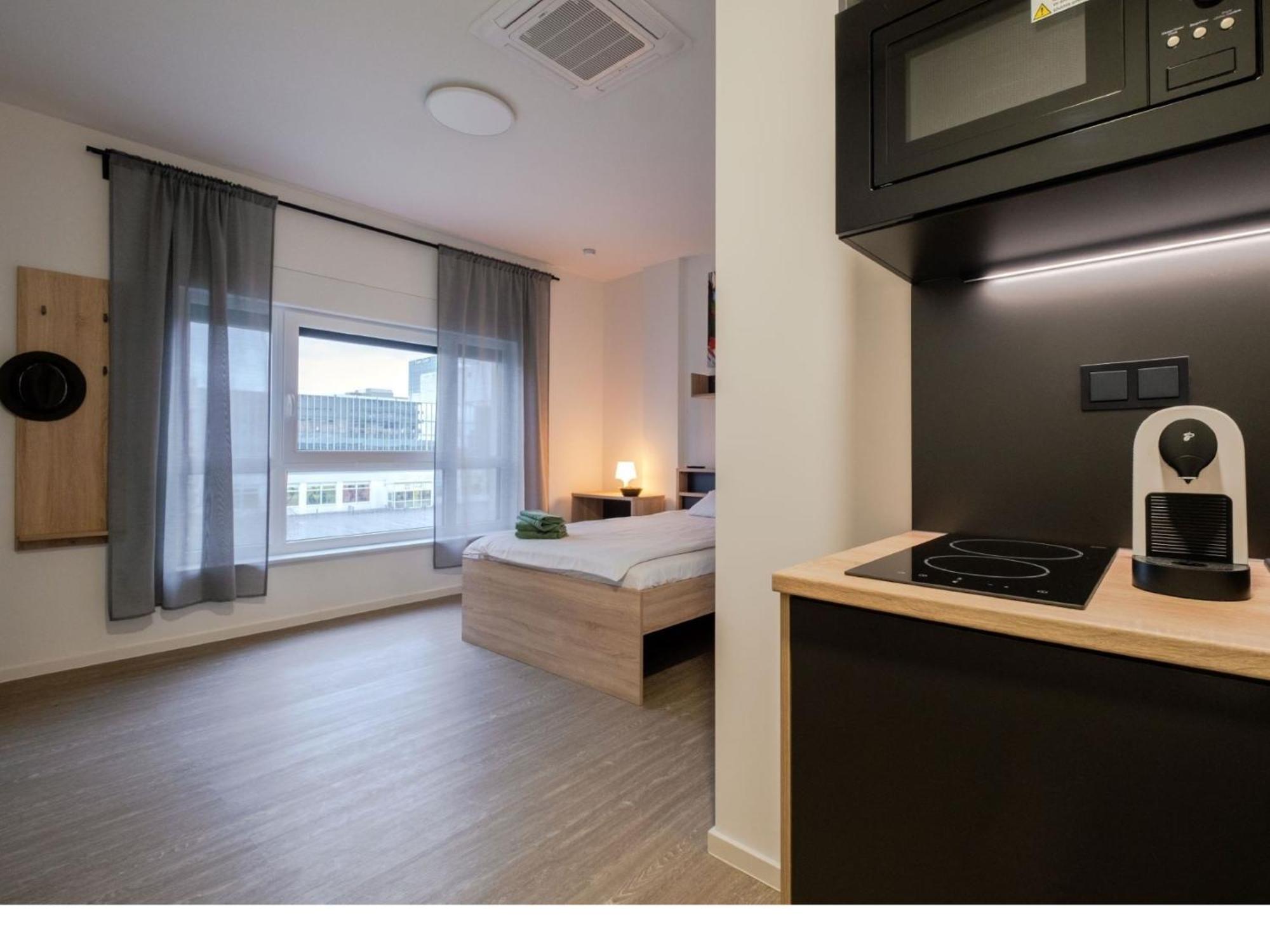 Jade & Jabo - Sehr Schoene Zimmer & Apartements Zum Wohlfuehlen Tageweise & Wochenweise Buchbar Neuss Exterior foto
