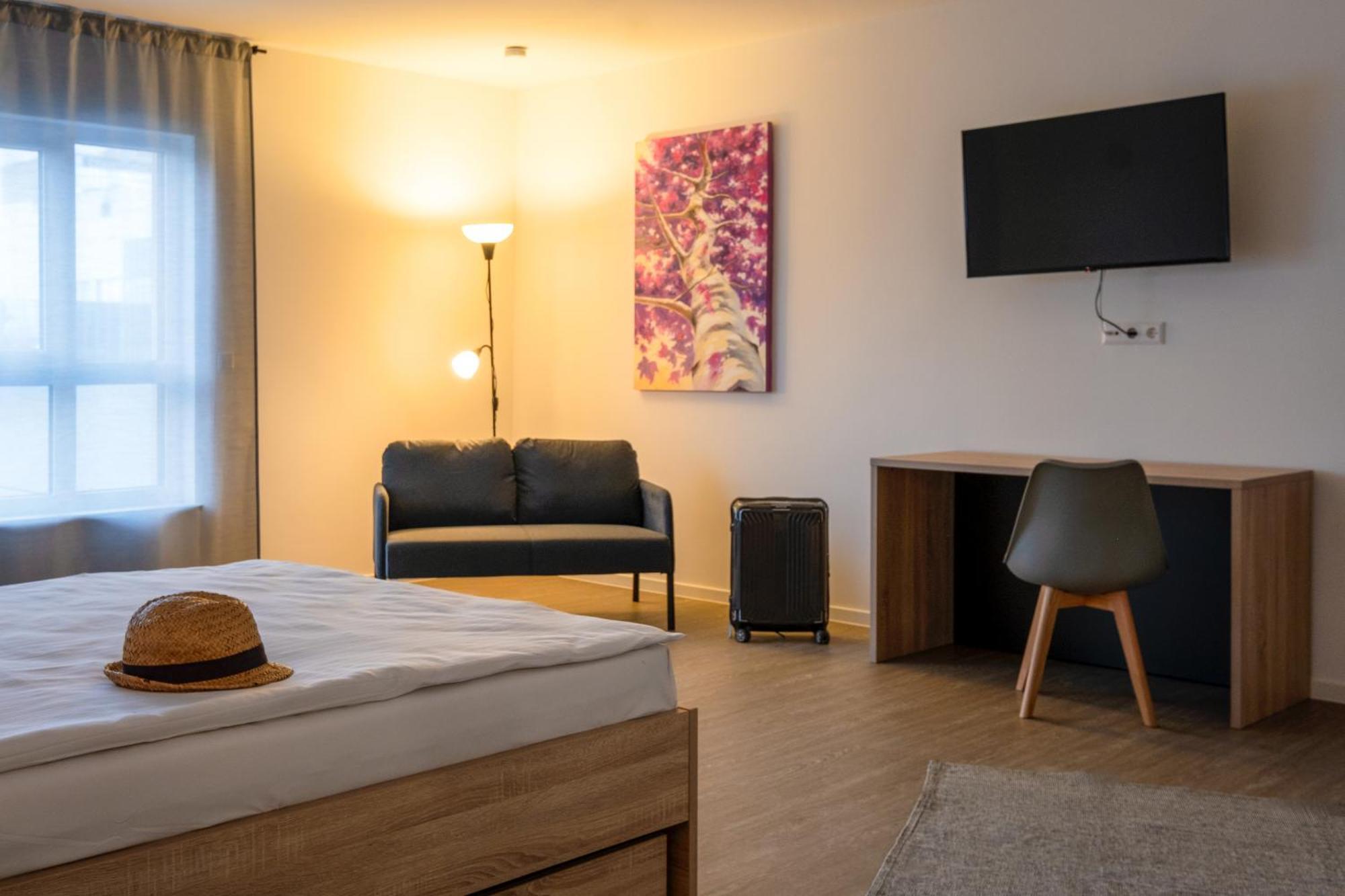 Jade & Jabo - Sehr Schoene Zimmer & Apartements Zum Wohlfuehlen Tageweise & Wochenweise Buchbar Neuss Zimmer foto