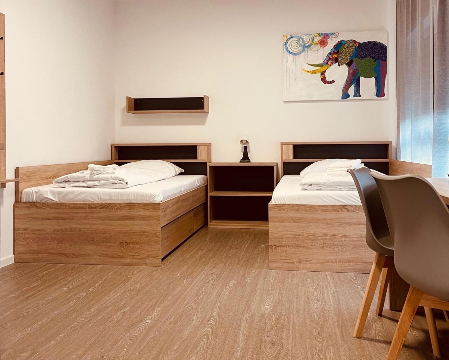 Jade & Jabo - Sehr Schoene Zimmer & Apartements Zum Wohlfuehlen Tageweise & Wochenweise Buchbar Neuss Zimmer foto