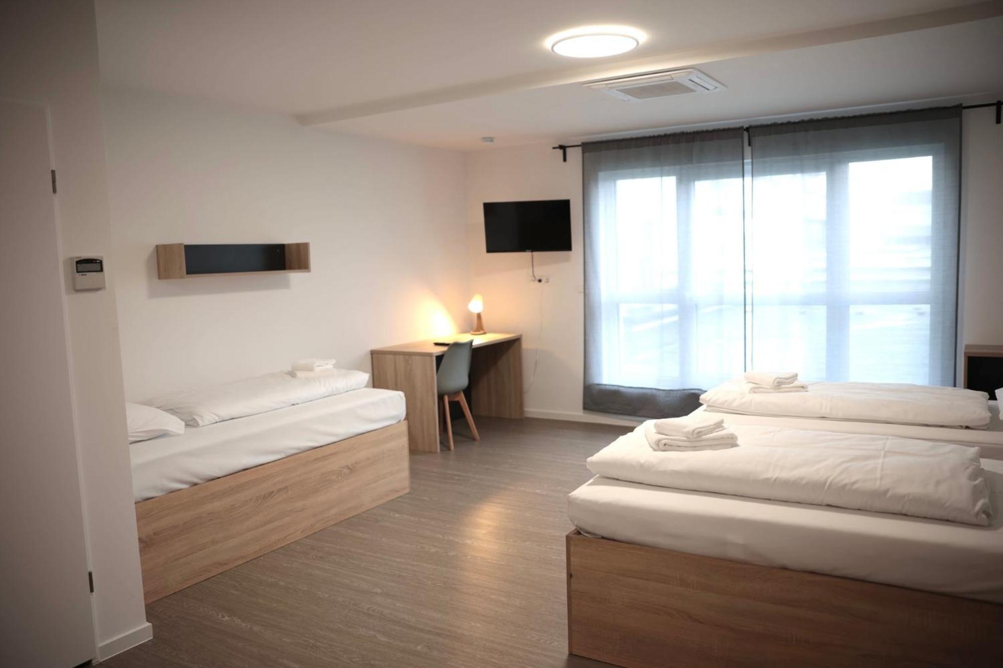Jade & Jabo - Sehr Schoene Zimmer & Apartements Zum Wohlfuehlen Tageweise & Wochenweise Buchbar Neuss Zimmer foto