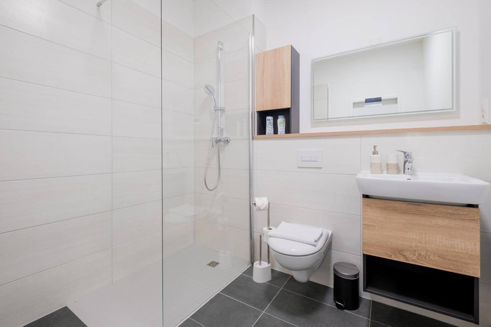 Jade & Jabo - Sehr Schoene Zimmer & Apartements Zum Wohlfuehlen Tageweise & Wochenweise Buchbar Neuss Zimmer foto